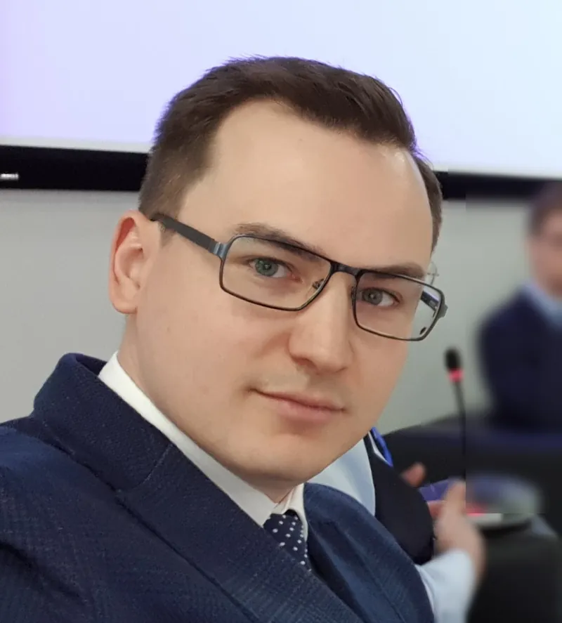 Арсений Щельцин – Портрет на заседании